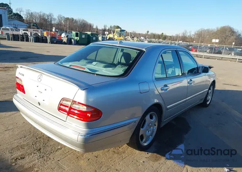 2000 Mercedes-Benz E 430 z USA, uszkodzony, nr VIN WDBJF70J1YB023094